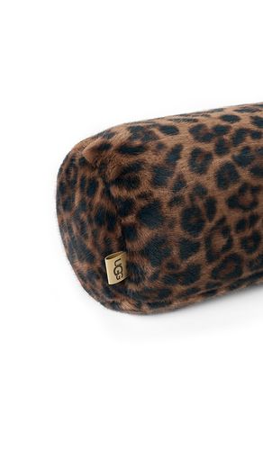 UGG Home Everett Pillow in Brown - UGG Home - Modalova