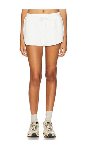 Margot Low Rise Short in Ivory. - size M (also in L, XL) - Varley - Modalova