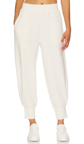 The Relaxed Pant 25 in Ivory. - size M (also in L, XL) - Varley - Modalova