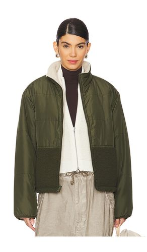 Tasha Reversible Puffer Sherpa Jacket in Green. - size L (also in M, S, XL, XS) - Velvet by Graham & Spencer - Modalova