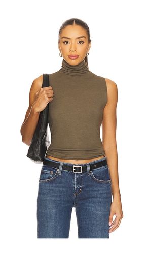 Sleeveless Turtleneck Top in Olive. - size L (also in M, S) - Vince - Modalova