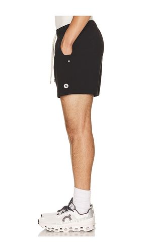 Kore Lined 5 Short in . - size L (also in M, XL/1X, XXL/2X) - Vuori - Modalova