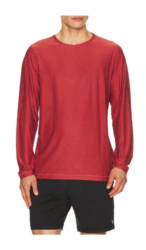 Strato Tech Long Sleeve Tee in Red. - size L (also in M, S, XL/1X, XXL/2X) - Vuori - Modalova