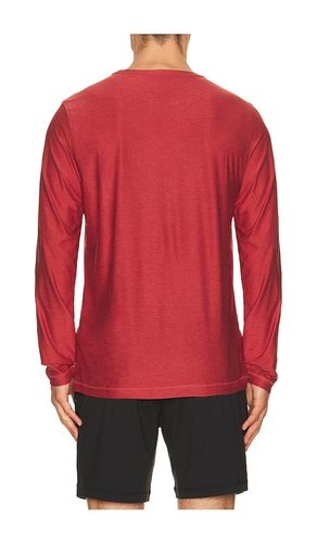 Strato Tech Long Sleeve Tee in Red. - size L (also in M, S, XL/1X, XXL/2X) - Vuori - Modalova