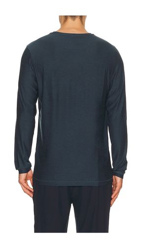 Strato Tech Long Sleeve Tee in Blue. - size L (also in M, S, XL/1X, XXL/2X) - Vuori - Modalova
