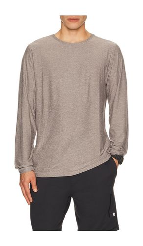 Strato Tech Long Sleeve Tee in Grey. - size L (also in M, S, XL/1X, XXL/2X) - Vuori - Modalova