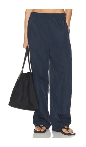 Retrograde Track Pant in Navy. - size L (also in M, S) - Vuori - Modalova