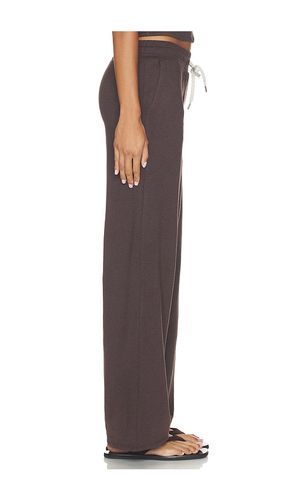 Halo Essential Wide Leg Pant in Brown. - size L (also in M, S, XS) - Vuori - Modalova