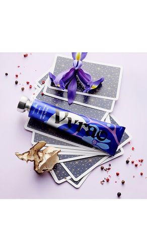 Crema de manos witchy woo en color belleza: na talla all - Vyrao - Modalova
