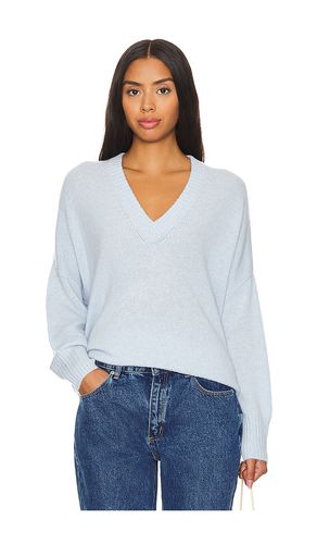 Charlotte V Neck Sweater in Blue. - size L (also in XS) - W. Cashmere - Modalova