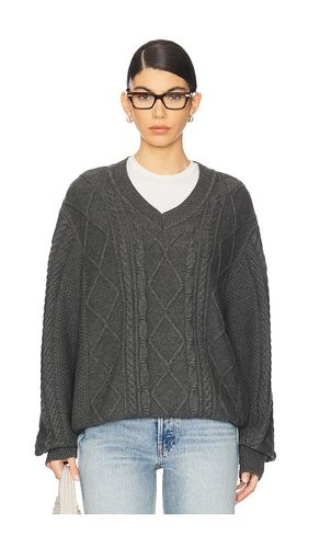 Cable Knit V-Neck Sweater in . Taglia L. Also in M, S, XL/1X, XS - WAO - Modalova