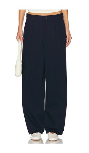 Wide Leg Pleated Trouser in Blue. - size 26 (also in 28, 30, 32) - WAO - Modalova