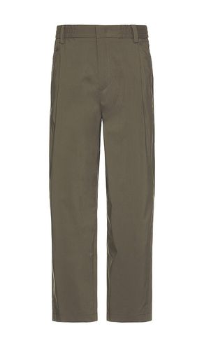 Relaxed Nylon Pleated Pant in Brown. - size M (also in S) - WAO - Modalova