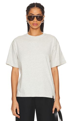 The Relaxed Tee in Grey. - size XL/1X (also in L) - WAO - Modalova