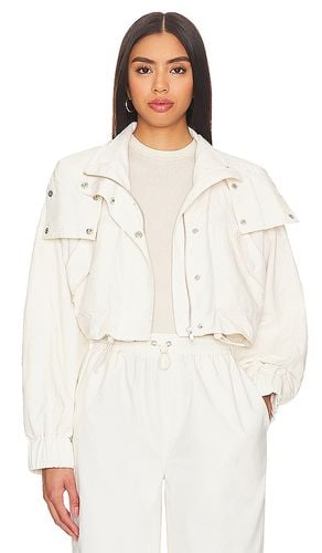 Mariposa Hooded Jacket in White. - size L (also in M, XL, XXS) - WellBeing + BeingWell - Modalova