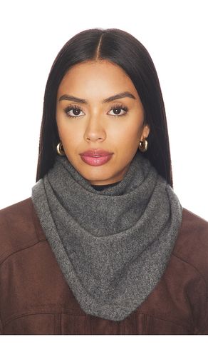 Cashmere Neckerchief in - White & Warren - Modalova