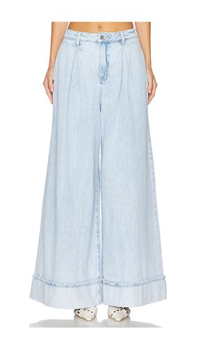 Pleated Wide Leg Jean in Blue. - size 23 (also in 24, 25, 26, 27, 28, 29, 30, 31) - WeWoreWhat - Modalova