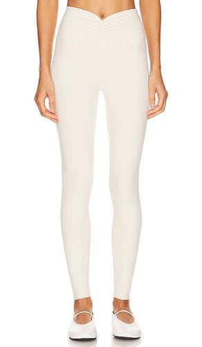 Ruched V Legging in Cream. - size M (also in XL) - WeWoreWhat - Modalova