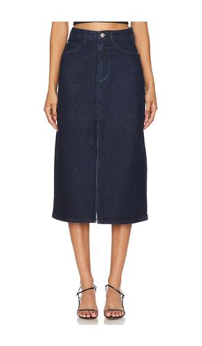 Denim Midi Skirt in Undone Wash in Denim-Dark. - size M (also in S, XS) - WeWoreWhat - Modalova