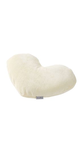 Weighted Heart Shaped Pillow in - Yana Sleep - Modalova