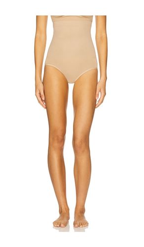 Seamless Solutions High Waist Shaping Brief in Neutral. - size L/XL (also in M/L, S/M) - Yummie - Modalova