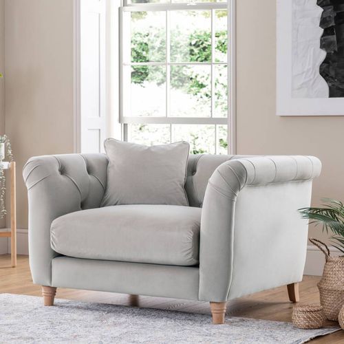 SAVE £920 - The Soho Arm Chair Velvet Chalk - The Great Sofa Company - Modalova
