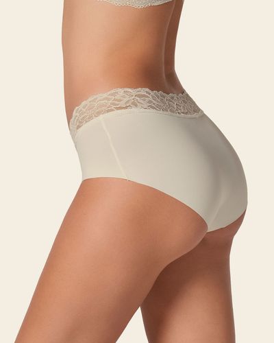 Ultra Light Lace Trim Hipster Knicker - Leonisa - Modalova