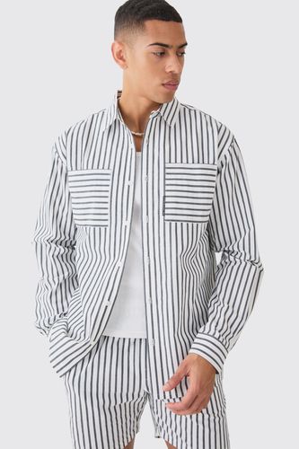 Long Sleeve Oversized Tab Stripe Shirt - - L - boohooMAN - Modalova
