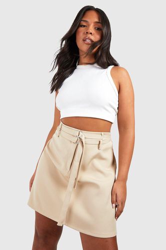 Womens Plus Woven Double Belted Detail Mini Skirt - - 22 - boohoo - Modalova