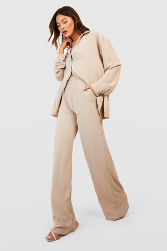 Womens Textured Relaxed Fit Wide Leg Trousers - - 10 - boohoo - Modalova