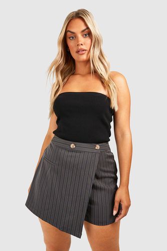 Womens Plus Premium Pinstripe Wrap Tailored Mini Skirt - - 16 - boohoo - Modalova