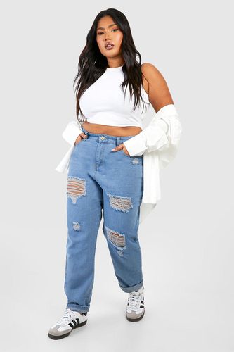 Womens Plus Distressed Ripped Mom Jeans - - 24 - boohoo - Modalova