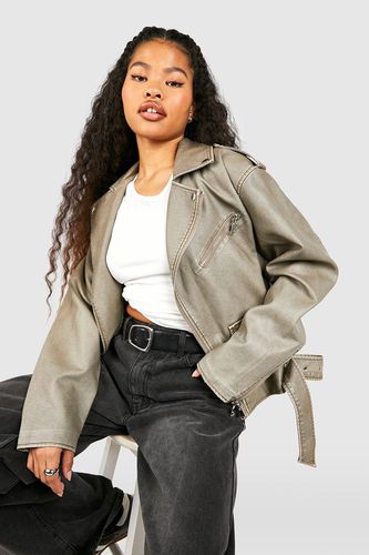 Womens Petite Vintage Faux Leather Oversized Biker Jacket - - 10 - boohoo - Modalova