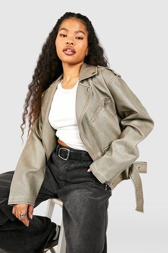 Womens Petite Vintage Faux Leather Oversized Biker Jacket - - 6 - boohoo - Modalova