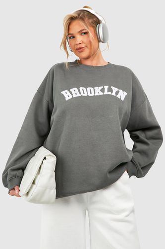 Womens Plus Brooklyn Applique Sweatshirt - - 18 - boohoo - Modalova
