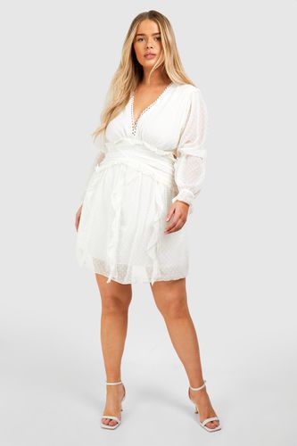 Womens Plus Dobby Mesh Long Sleeve Plunge Mini Dress - - 16 - boohoo - Modalova