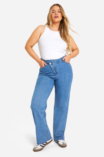 Womens Plus Asymmetric Waist Straight Jeans - - 18 - boohoo - Modalova