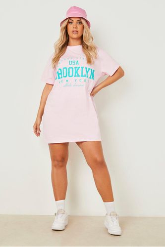 Womens Plus Brooklyn Slogan Oversized T-shirt Dress - - 16 - boohoo - Modalova