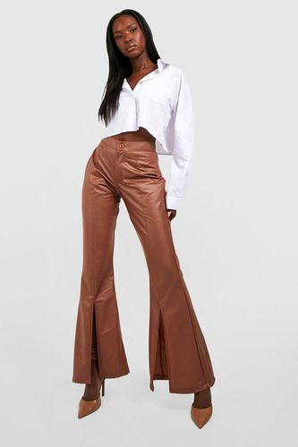 Womens Split Front Leather Look Flared Trousers - - 10 - boohoo - Modalova