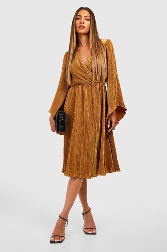 Womens Plisse Wrap Flare Sleeve Midi Dress - - 10 - boohoo - Modalova