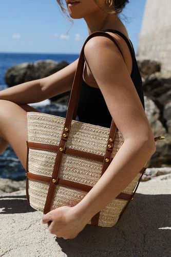 Womens 'Coqueta' Large Raffia Bag With Stud Detail - - One Size - NastyGal UK (+IE) - Modalova