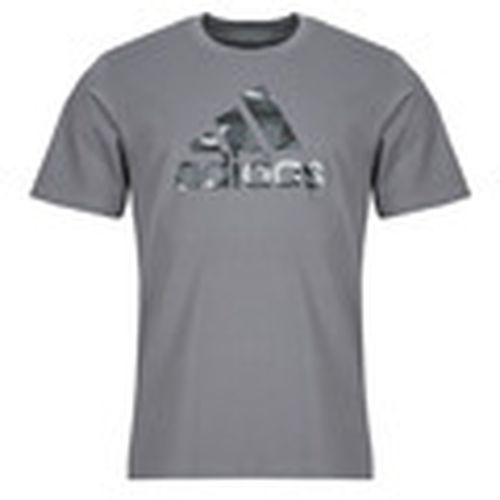 Camiseta Camo Badge of Sport Graphic T-Shirt para hombre - adidas - Modalova