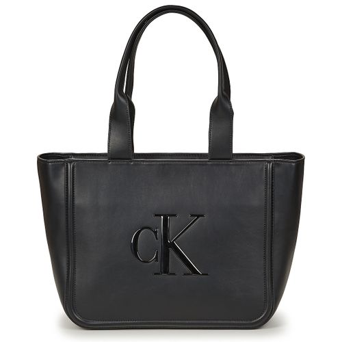 Borsa a spalla BOLD CK MEDIUM TOTE - Calvin Klein Jeans - Modalova