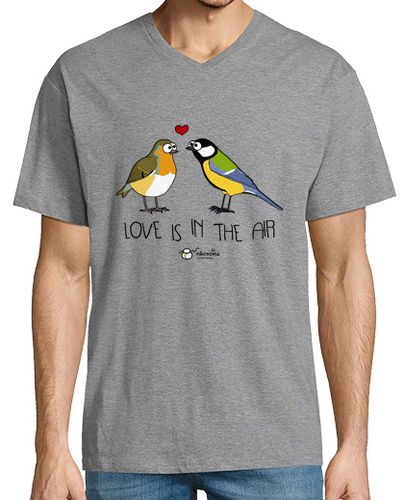 Camiseta Hombre Cuello Pico Love is in the air ❤ (fondos claros) laTostadora - latostadora.com - Modalova