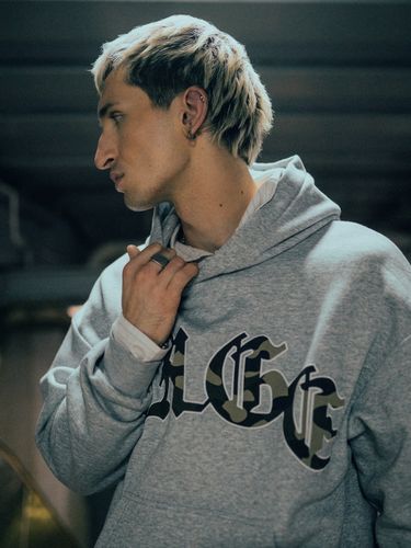 Sudadera con capucha y estampado - Cropp - Modalova