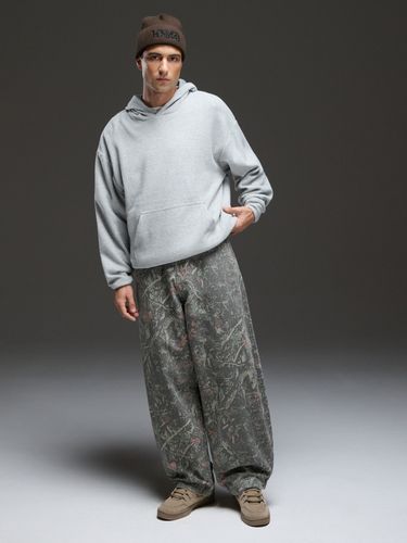 Pantalón estampado - Cropp - Modalova