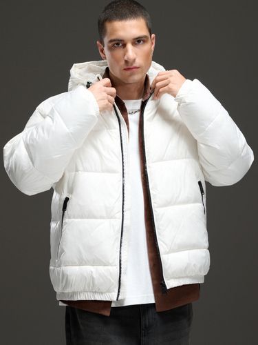 Chaqueta puffer con capucha - Cropp - Modalova