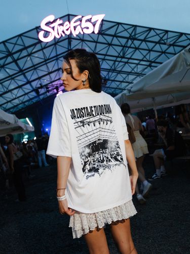 Camiseta blanca con estampado - Cropp - Modalova