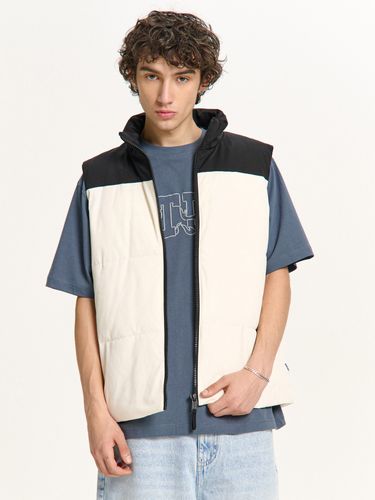 Chaleco acolchado con cuello perkins - Cropp - Modalova