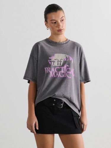 Camiseta estampada Practical Magic - Cropp - Modalova